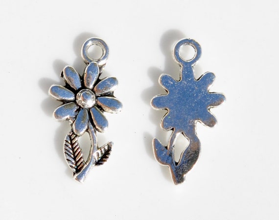 10 Daisy Silver Tone Charms SC6776 - Etsy