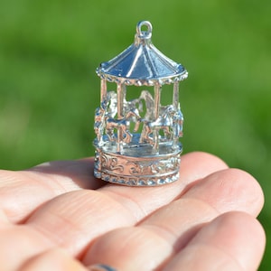 1  Carousel 3D Silver Tone Charms SC5628