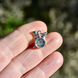 1 Drum Set Silver Charm SC3350