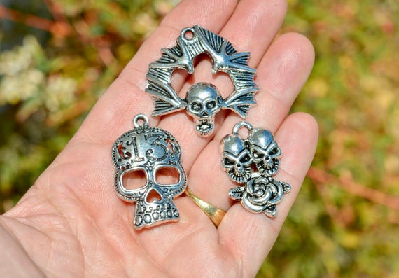 Skull charms bulk deals
