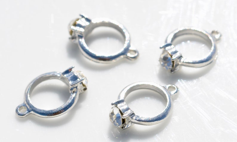 1 Ring 3D Antique Silver Tone with Clear Stone Charm SC6931