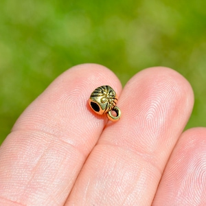 25 European Large Hole Gold Tone Bails F434