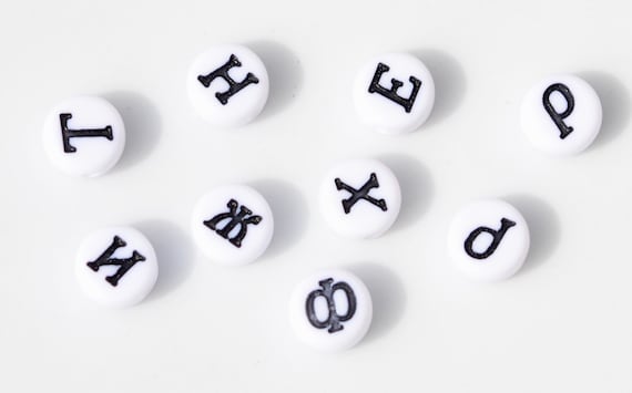300PCs Mixed White Acrylic Russian Beads Alphabet 7mm Beads Round Flat 