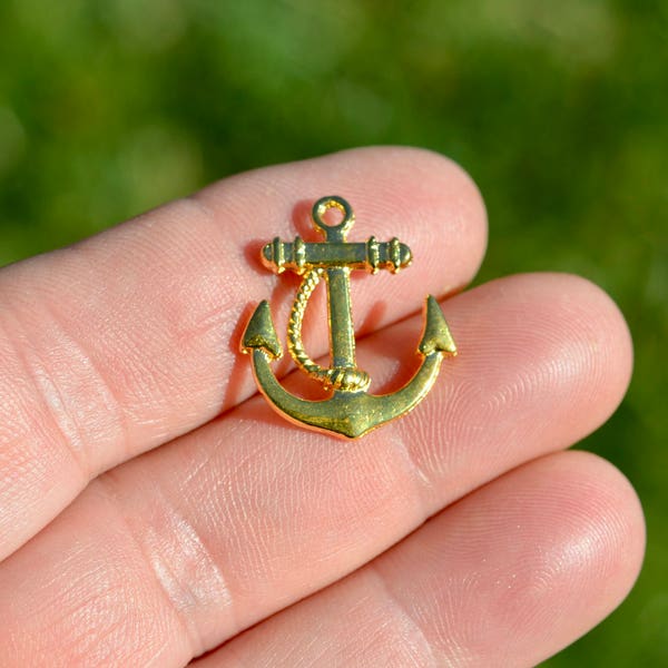 BULK 20 Anchor  with a Rope Gold Tone  Charms GC5431