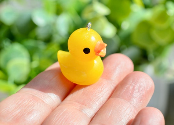Syhood 40 Pièces Petits Pendentifs Canard Jaune Pendentif à Breloques Canard En Résine Bijoux Bébé DIY Breloques Pour Collier Boucle D'Oreille Porte-Clés Artisanat