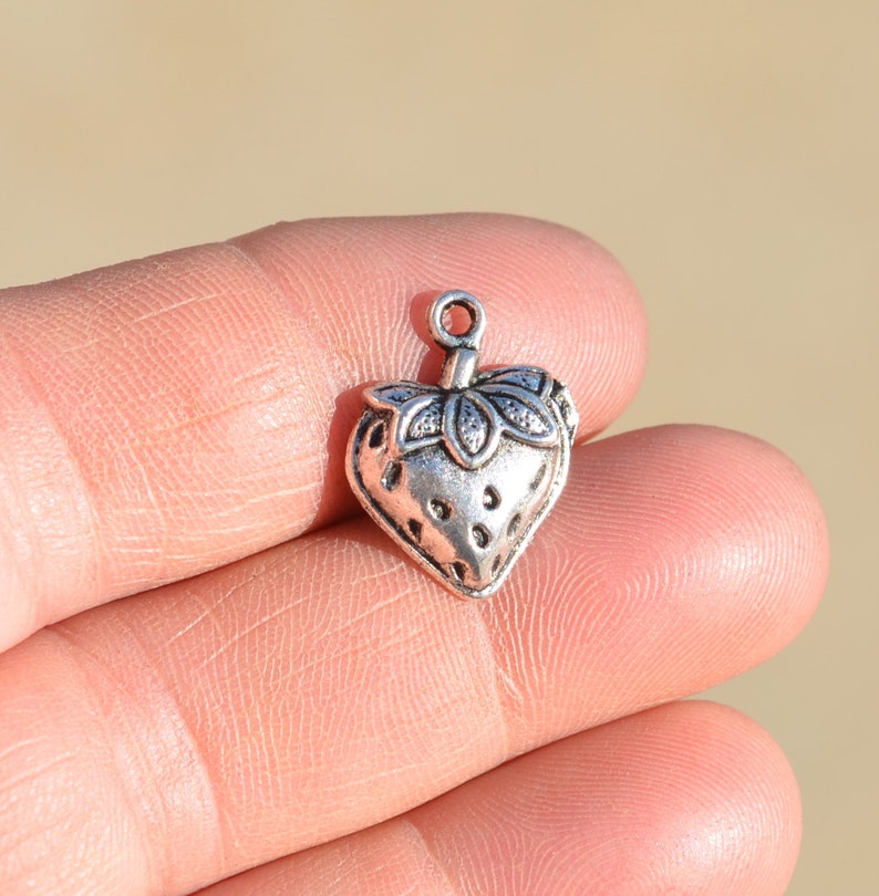 1 Strawberry Silver Tone Charm SC5536