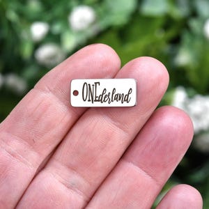 Charm rectangular de acero inoxidable grabado con láser personalizado de ONEderland CC1684