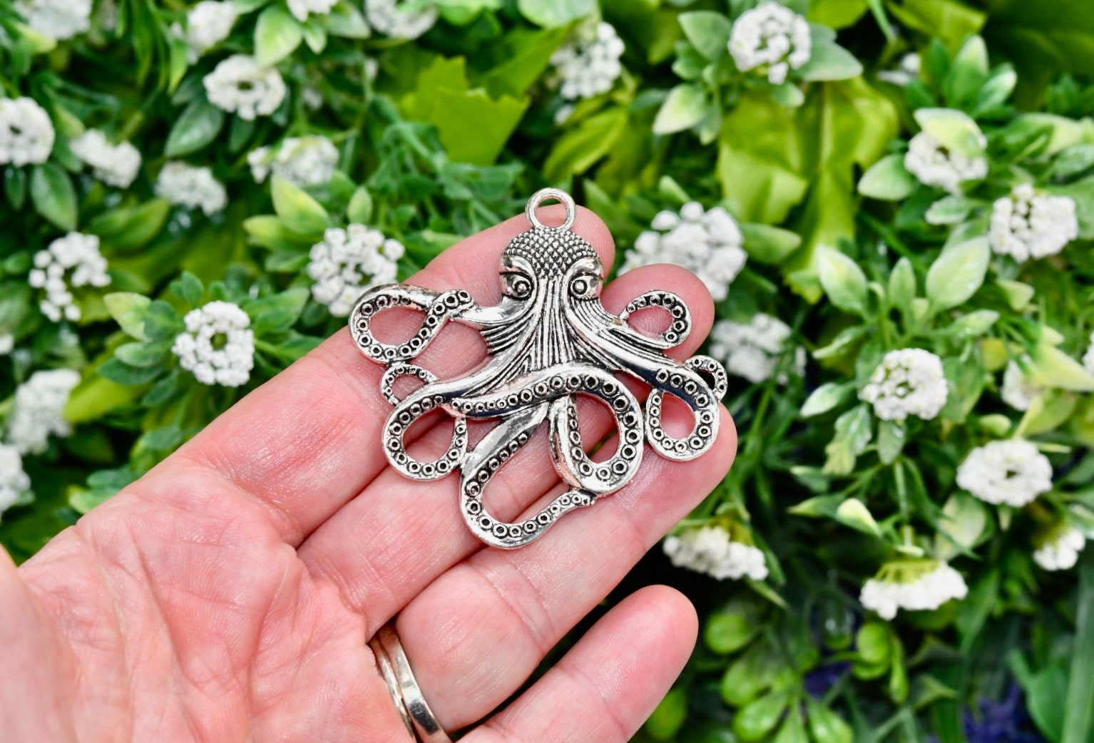 GROSSPACKUNG 50 Oktopus Charms Antik Silber Ton FF110