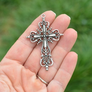 1 Large Cross Silver Tone Pendant SC3268