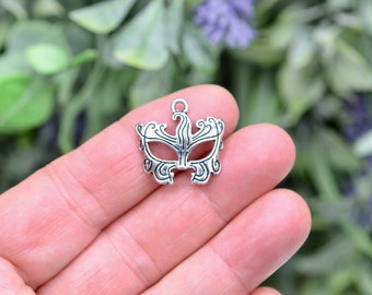 1  Mardi Gras Mask Silver Tone Charm SC5439