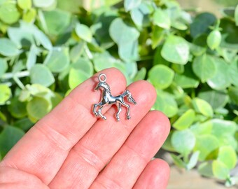 1   Horse Silver Tone 3D Charm SC3022