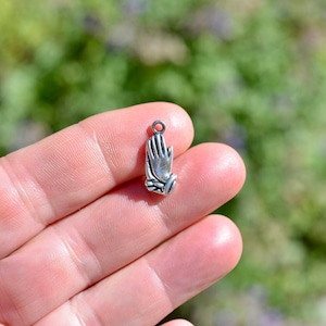 1   Praying Hands Silver Tone Charm SC1673