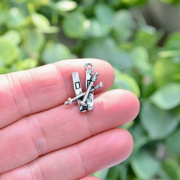 BULK 20  Snow Ski 3D Silver Tone Charms SC3531