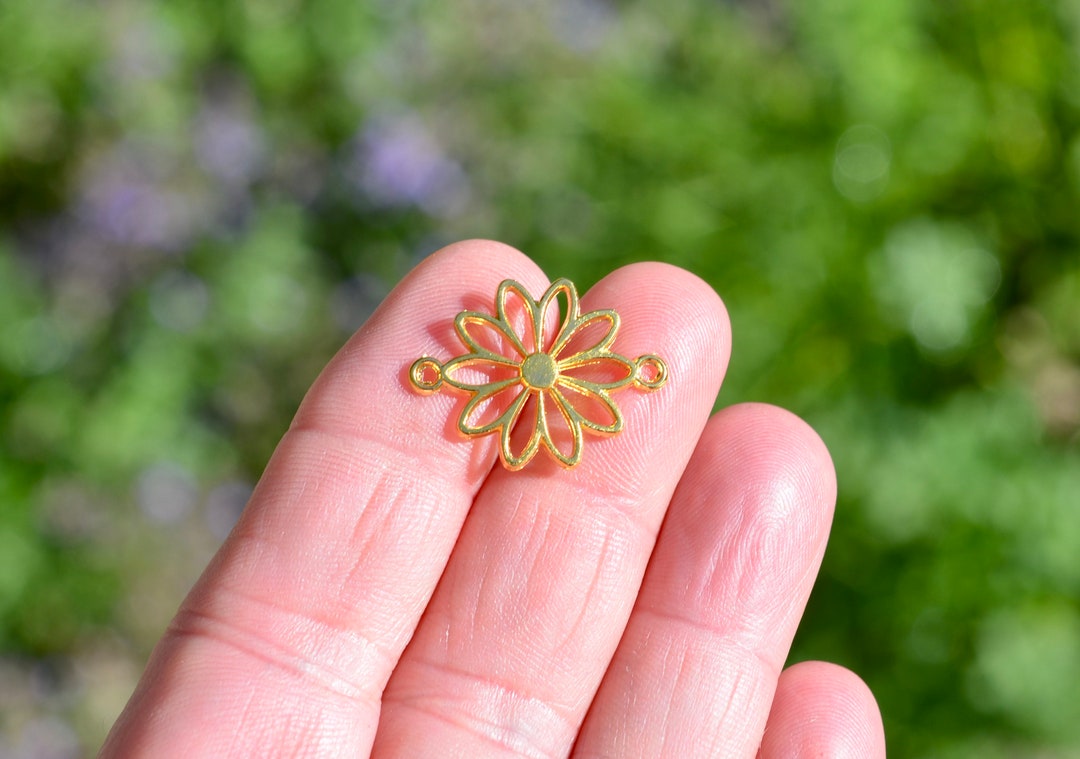 BULK 50 Daisy Flower Connector Gold Tone Charms GC6934 - Etsy