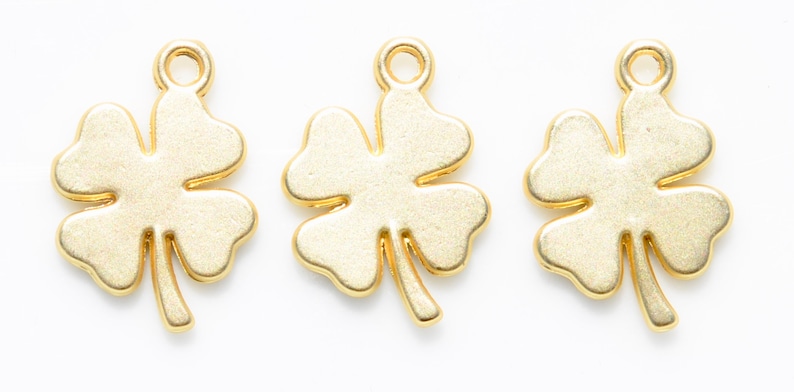Gold Tone Charm GC5623 1 Clover 4 Leaf