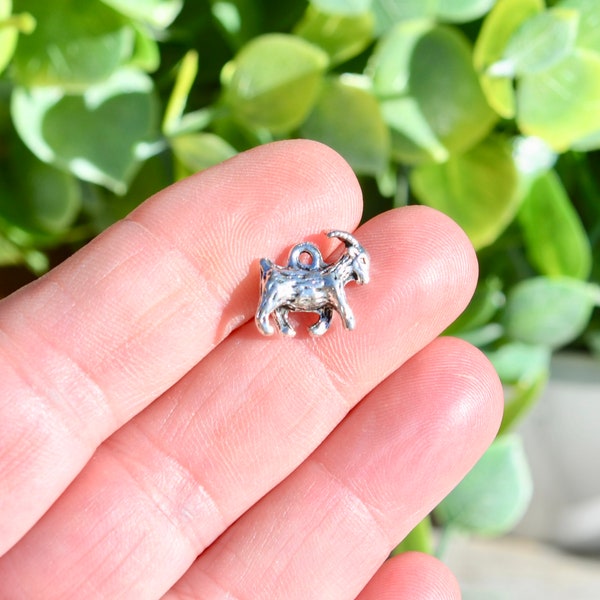 1   Goat Ram Silver Tone 3D Charm SC2575