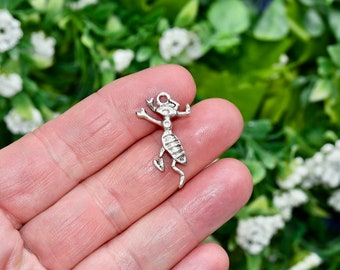 1 Ant Silver Tone Charm SC1738