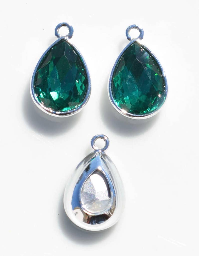BULK 20 Green Glass Birthstone Teardrop Charms SC5043