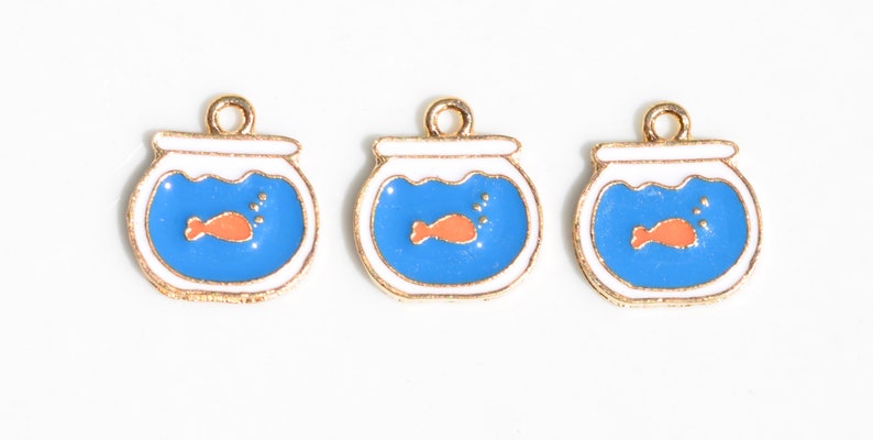 BULK 20 Blue and White Enamel and Gold Tone Fish Bowl with Gold Fish Charms GC2648