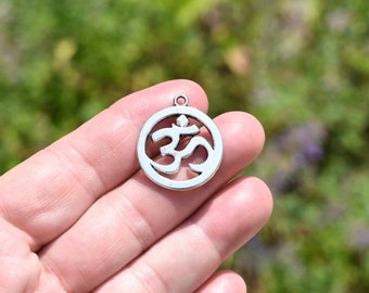 1  OM Silver Tone Charm SC2413