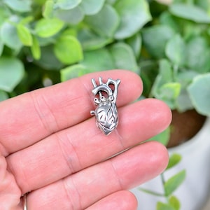 1 Anatomically Correct  Silver Tone Heart Charm SC3002