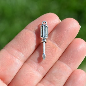 10   Screwdriver 3D Silver Tone Charms SC3645