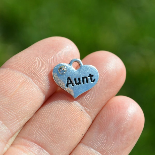 BULK 20  Aunt  Silver Tone Heart Charms SC6328