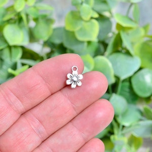 10   Flower Silver Tone Charms SC1920