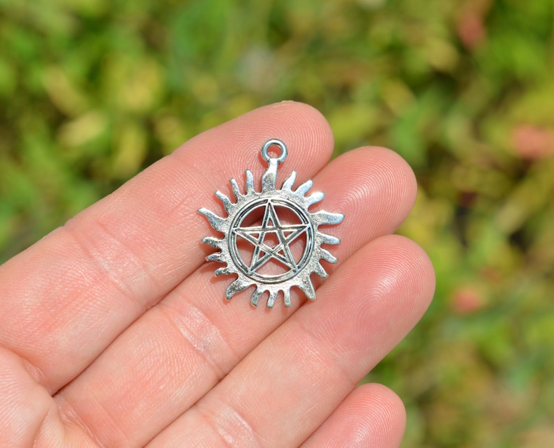 BULK 20 Sun Pentagram Anti- Possession Silver Tone Charms SC3545 image 1