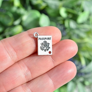 1  Passport  Silver Tone Charm SC2586