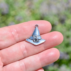 5  Witch Hat Silver Tone  Charms SC6447