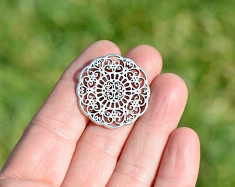 5   Filigree Round Connector Silver Tone Charms SC5622