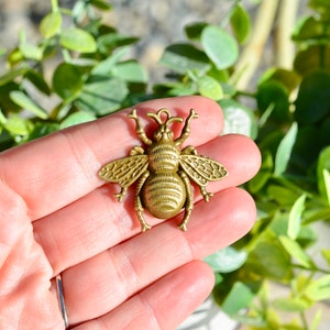 BULK 20  Bee Bronze Tone  Charms BC2704