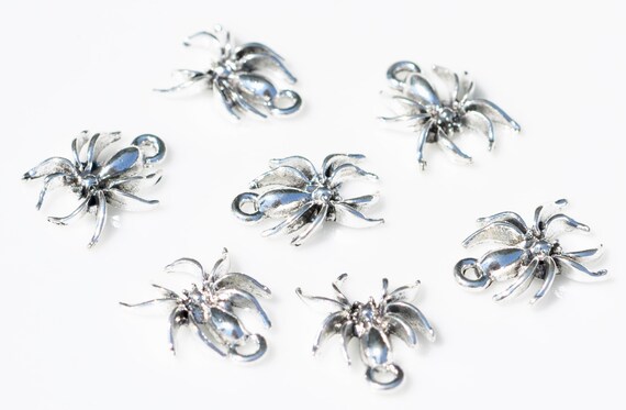 10 Spider Silver Tone Charms SC3538 - Etsy