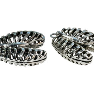 BULK 10 Anatomically Correct Silver Rib Cage Charms SC5805 - Etsy