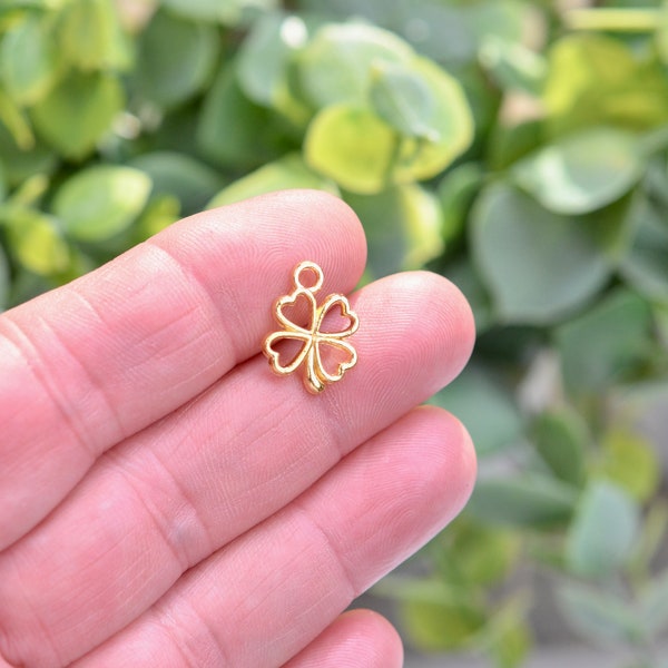 10 Four Leaf Clover Gold Tone Charms GC5149