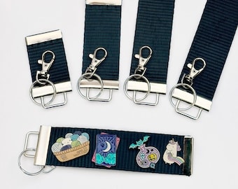 Pin holder keychain / Black keychain pin keeper / pin collector keychain / 1.5 width / Wide