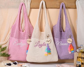 Bolsa de playa de punto bordada personalizada con nombre, regalo para dama de honor, bolso de crochet con dije para mujer, ideal para viajes, vacaciones, verano, despedida de soltera.