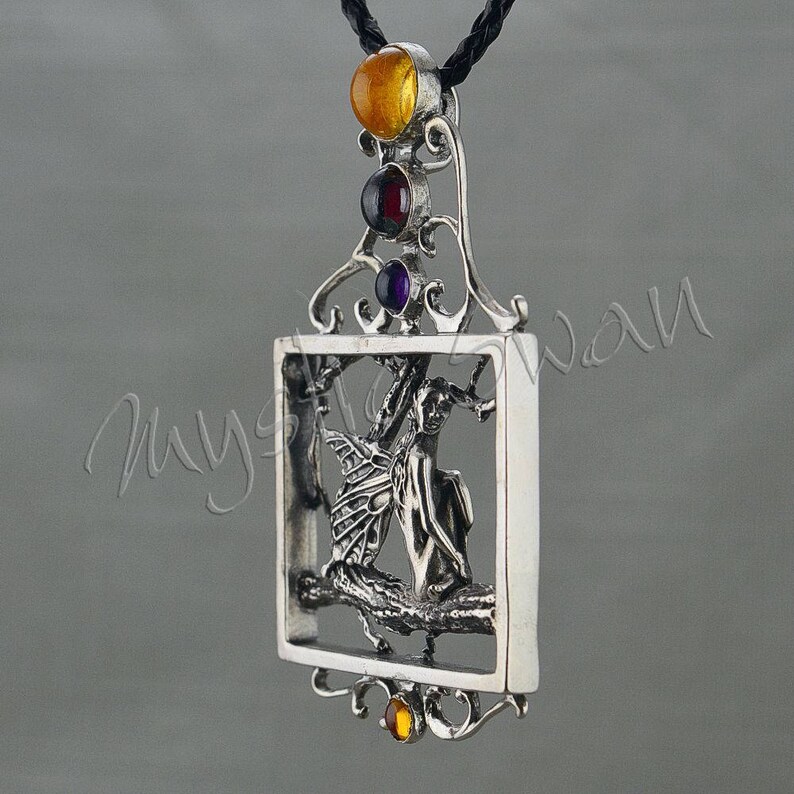 Faerie Pendant with Scrollwork and Accent Stones image 2