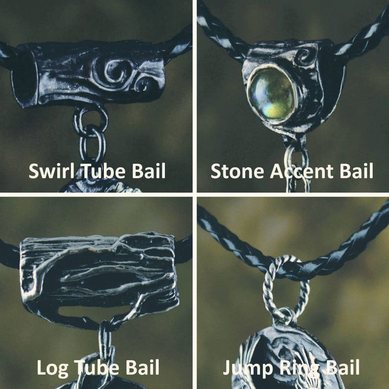Puede incluir: Cuatro tipos diferentes de ba&uacute;les de joyer&iacute;a, cada uno con un dise&ntilde;o &uacute;nico. Los ba&uacute;les est&aacute;n hechos de metal y tienen un acabado oscuro envejecido. El primer ba&uacute;l es un ba&uacute;l de tubo en espiral, el segundo es un ba&uacute;l con acento de piedra, el tercero es un ba&uacute;l de tubo de madera y el cuarto es un ba&uacute;l de anillo de salto.