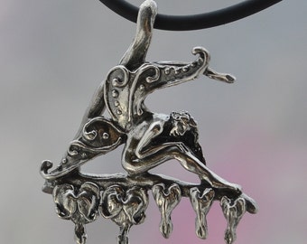 Tränendes Herz Faerie und Blumen-Anhänger aus Sterling Silber