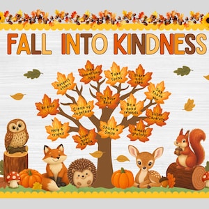 Può includere: Una bacheca decorativa intitolata FALL INTO KINDNESS con un albero centrale di foglie d'acero arancioni stampate con frasi positive, circondato da illustrazioni di un gufo, una volpe, un riccio, un cervo e uno scoiattolo.