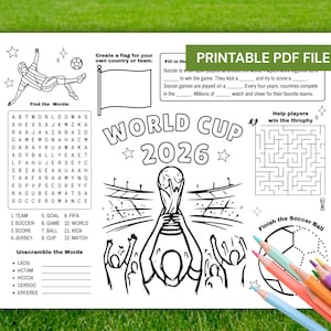 Puede incluir: Una hoja de actividades imprimible en blanco y negro titulada World Cup 2026 que incluye una sopa de letras, un laberinto, un bal&oacute;n de f&uacute;tbol para completar, un texto para rellenar, una bandera para dise&ntilde;ar e ilustraciones de jugador y trofeo.