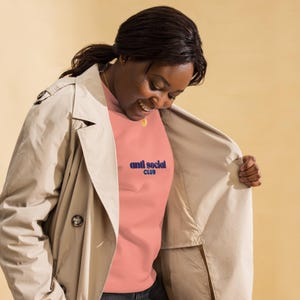 Moletom Anti Social Club: gola redonda introvertida, blusa confortável para momentos sozinhos