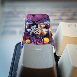 Horror keycap, horror character keycap, handmade keycap, keycap 1u,  resin keycap, Halloween keycap, Halloween gift ideas, Horror keycap 1u.