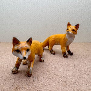 Hand-Painted Ceramic Fox Figurine Set: Rustic Woodland Decor