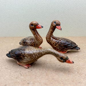 Rustic Ceramic Goose Figurine Set: Handcrafted Farmhouse Decor