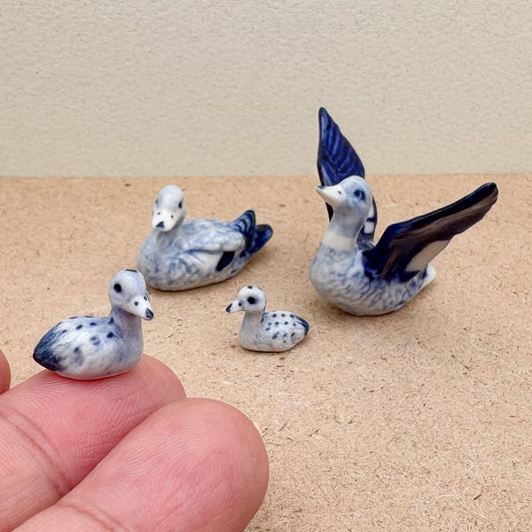 Blue & White Porcelain Duck Figurines: Vintage Ceramic Bird Decor