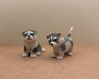 可愛い小さな飾り◆竹炭　模造ハスキー　犬　自動車モデル　車載　可愛いぬいぐるみ　犬モデル　本体とマットが離れ