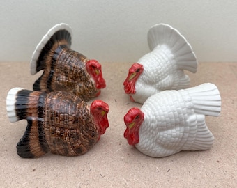 Salero y pimentero de cerámica con forma de pavo pintados a mano: decoración para Acción de Gracias